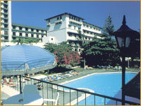 manila_hotel_pool.jpg